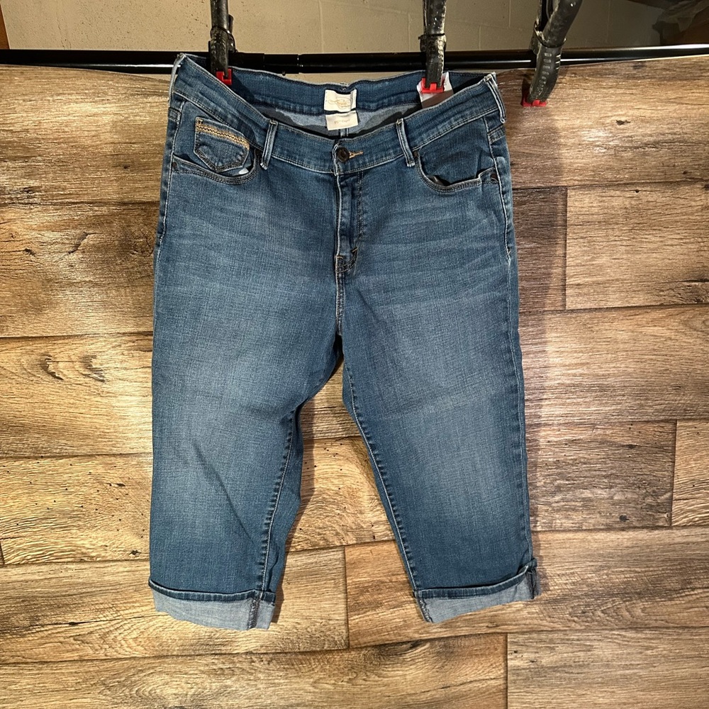 Levi’s Jean capris
